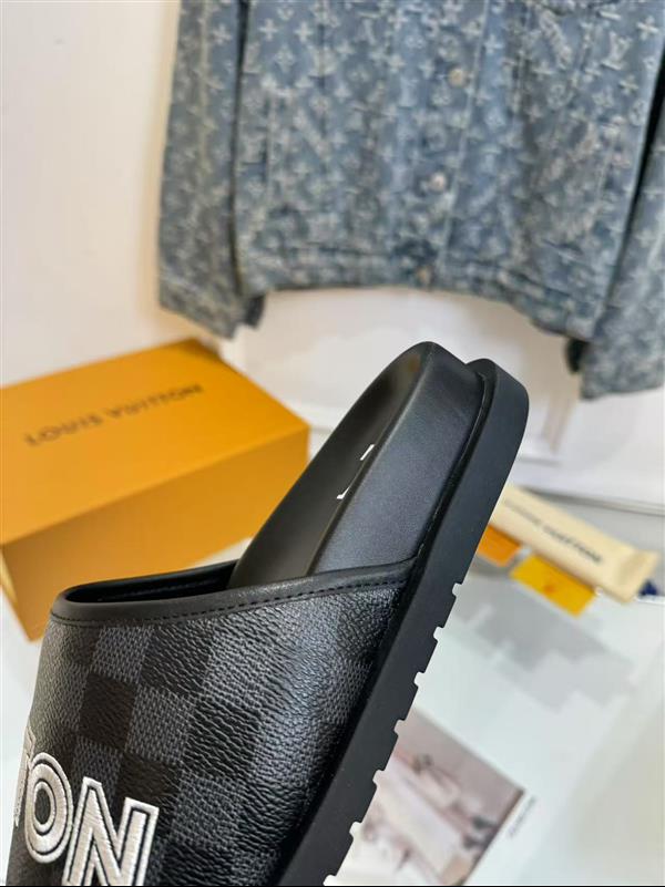 20251128184543598 210